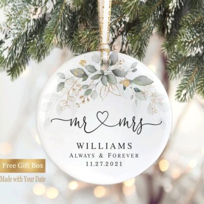First Christmas as Mr and Mrs - Personalized Wedding Gift - Minimalist Ornament
